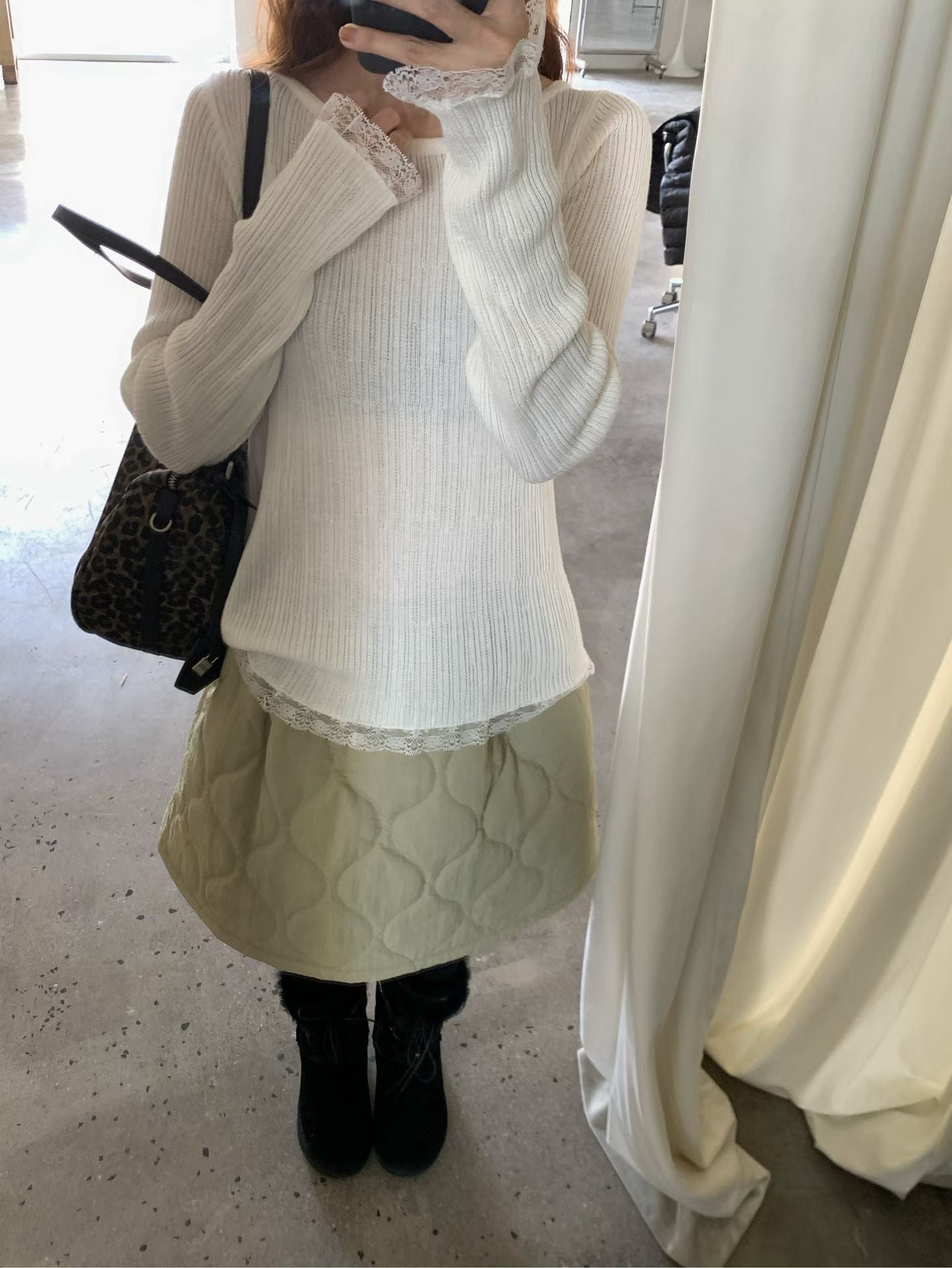 // 絲光羊毛紗線拼接lace邊NT