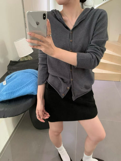 // 顏色美美的連帽薄針織外套