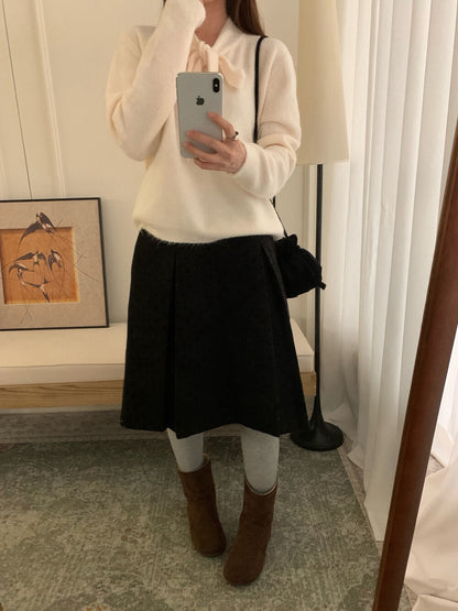 // 軟糯兔絨綁帶領毛衣