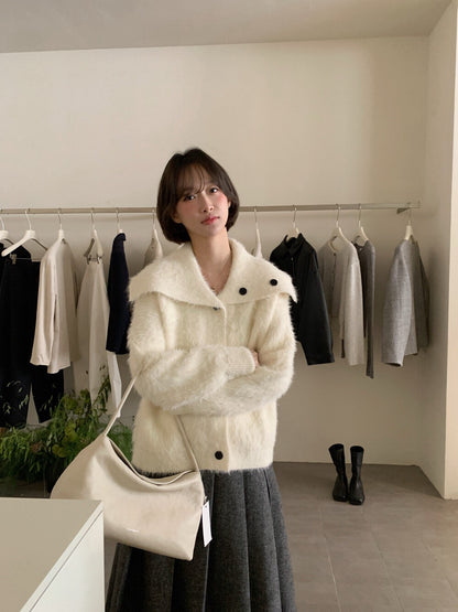 // 毛茸感大翻領貂絨鈕扣外套