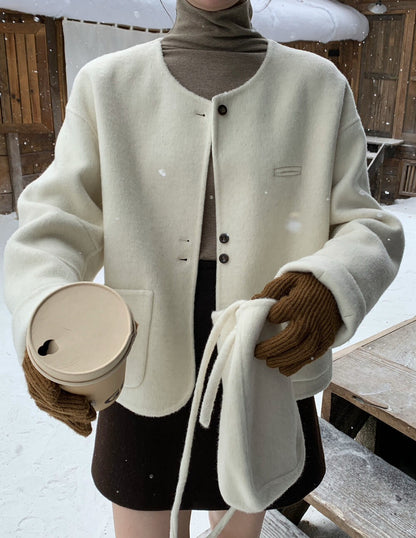 // 100%羊毛弧邊口袋特別鈕扣手工外套(連袋仔)