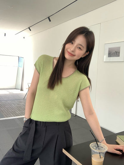 // 撞色邊小飛袖針織背心