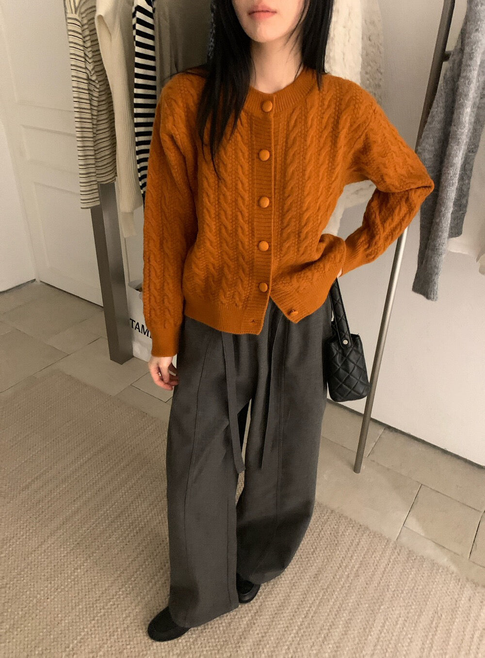 // 復古麻花包扣圓領CD