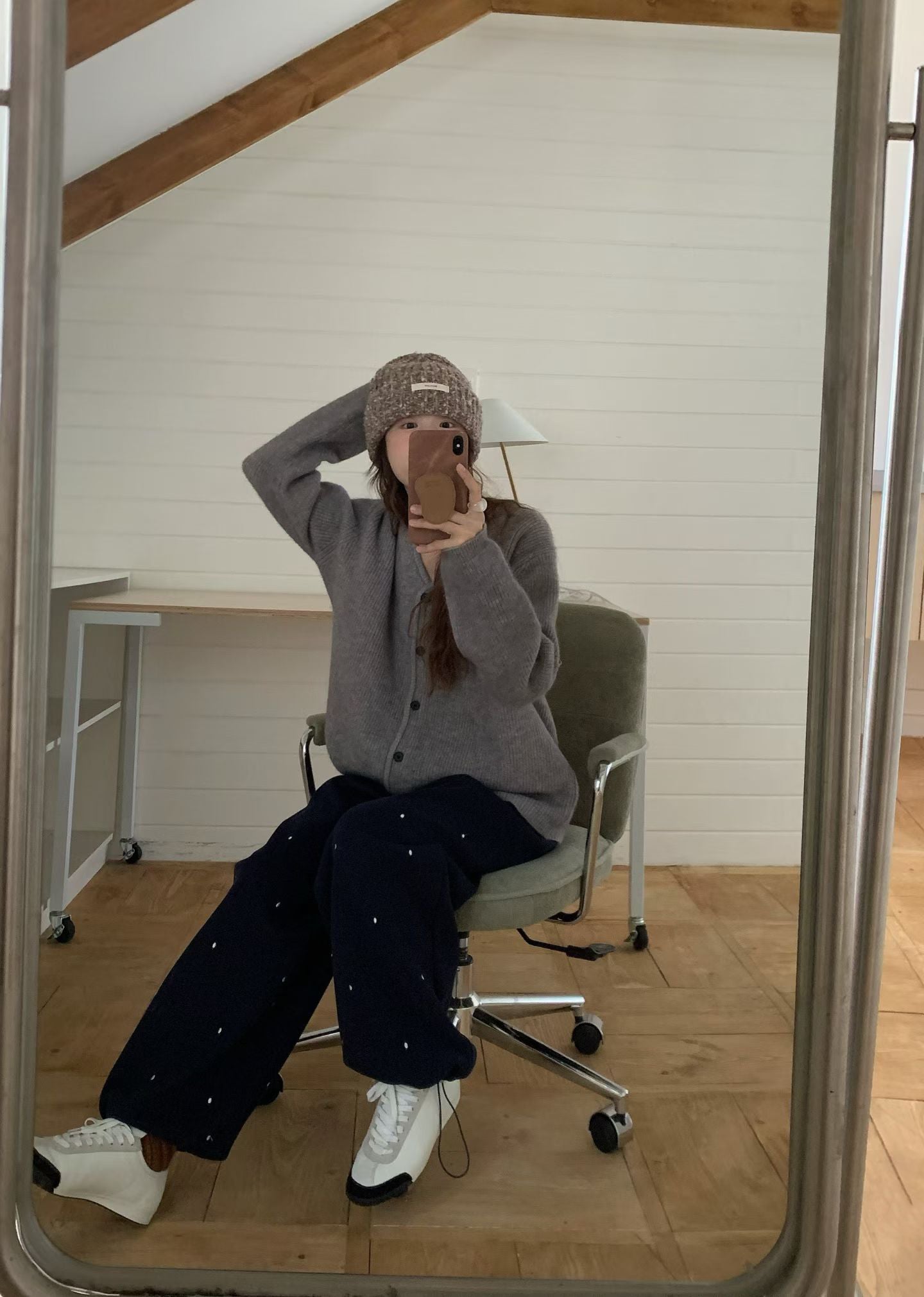 // 12色超美色系V領排扣羊絨紗CD