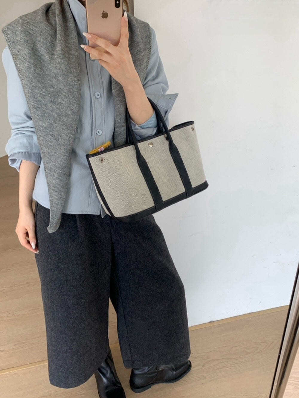 // 立領設計超軟彷皮外套(連披肩)