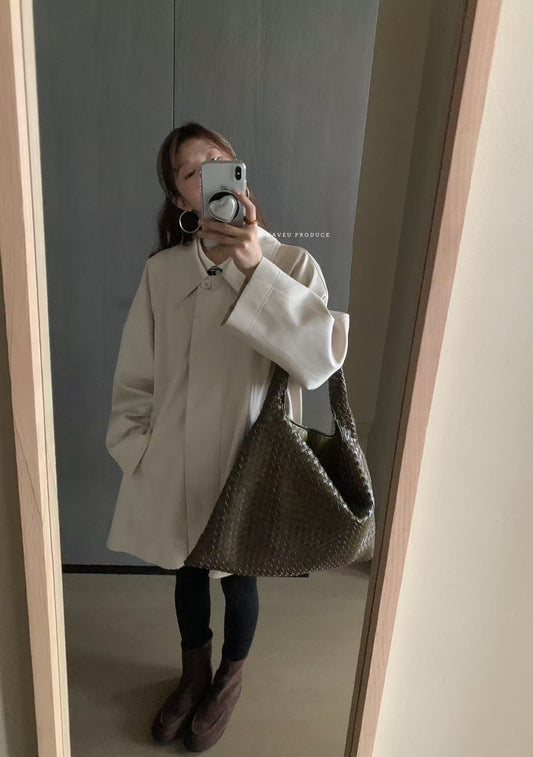 // 簡單利落的中長翻領trench coat
