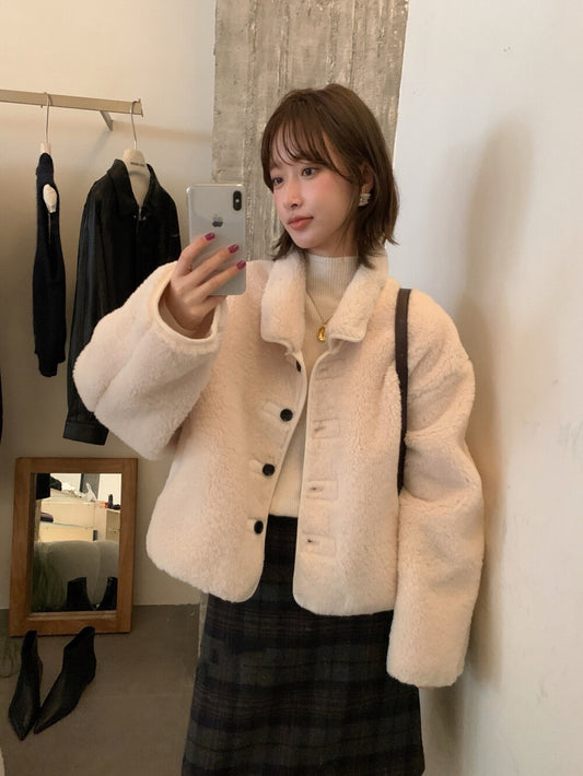 // 100%羊毛翻領毛茸茸外套