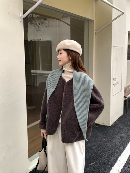 // 連披肩弧邊羊羔毛外套