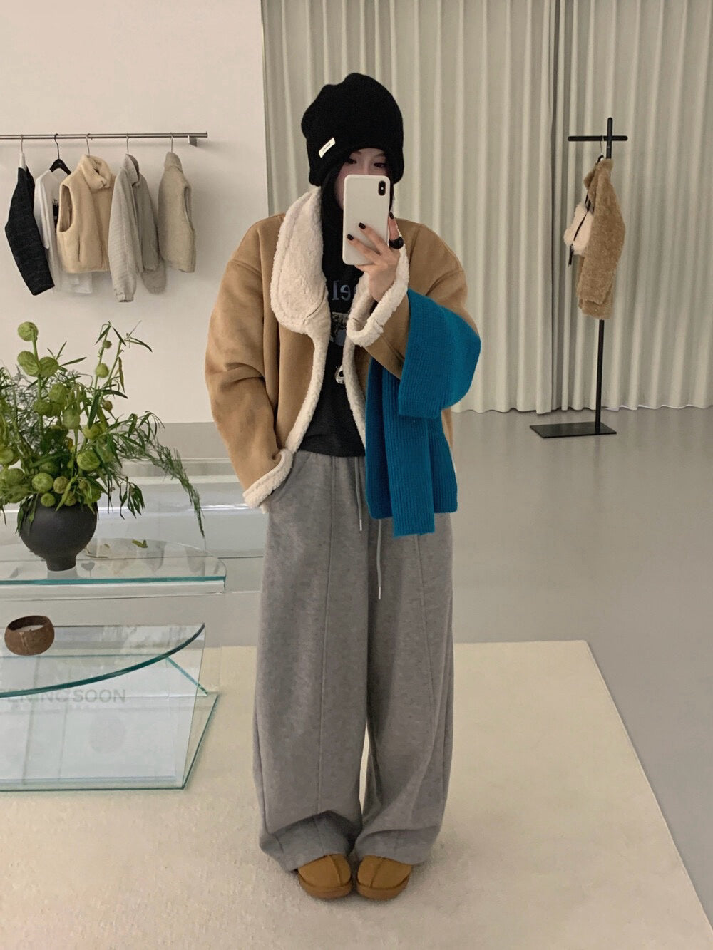 // 麂皮絨加羊羔毛底側排扣帥氣短款外套