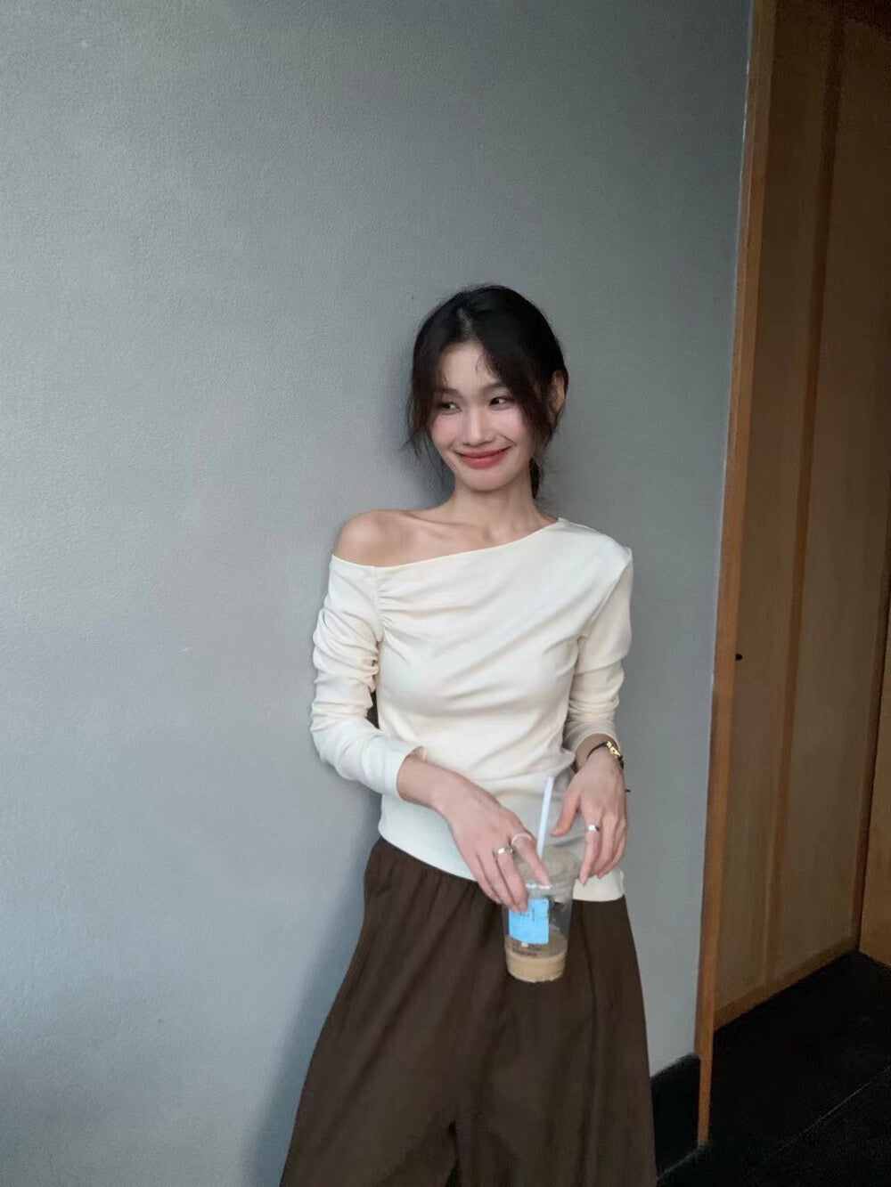 // 50%cotton+50%loycell親膚斜肩不規則長袖上衣