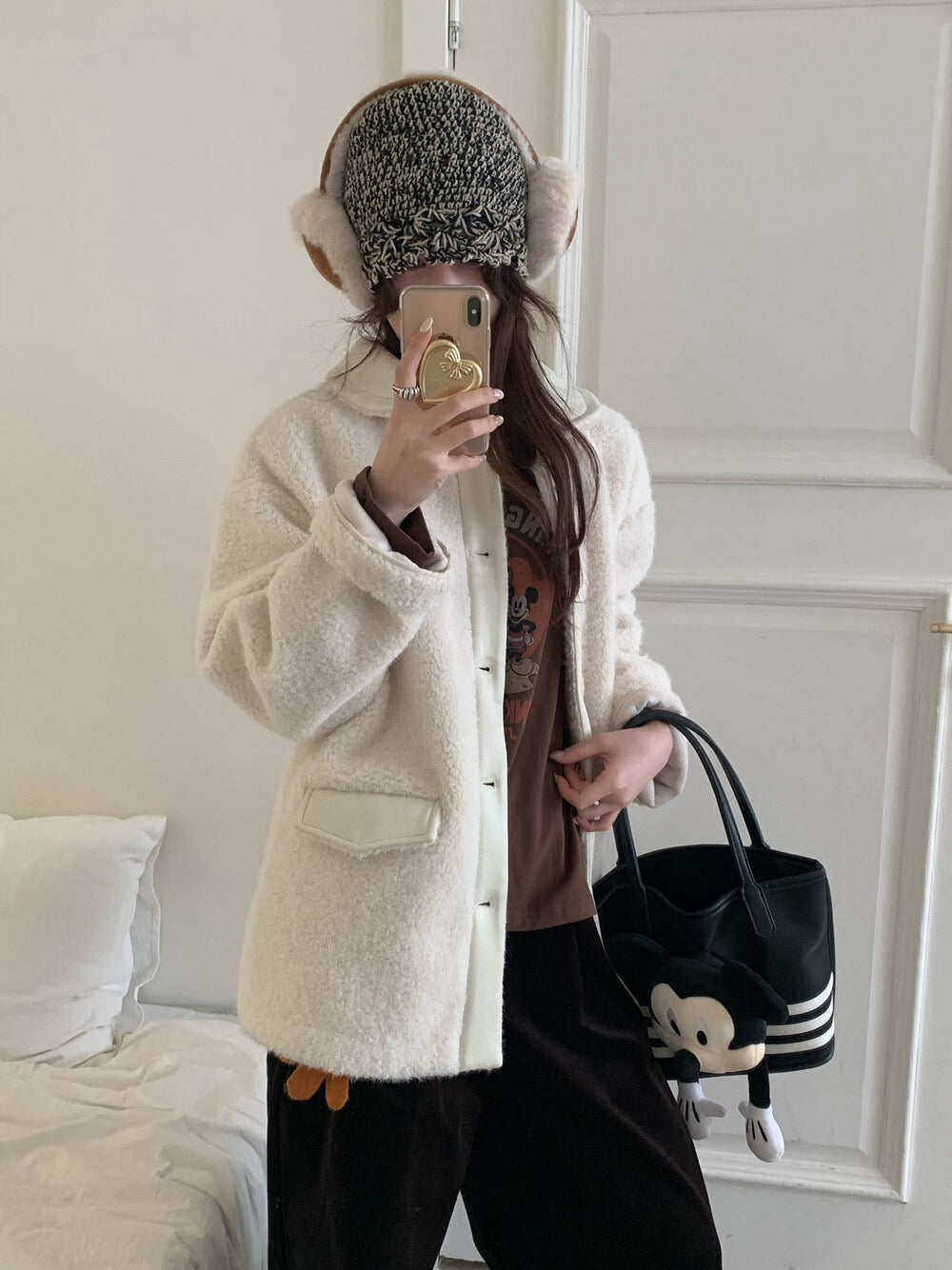 // 拼接材質羊羔毛翻領中長外套