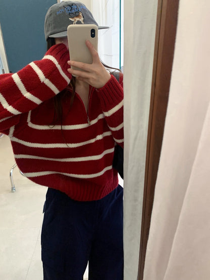 // 經典款半拉鍊間條毛衣