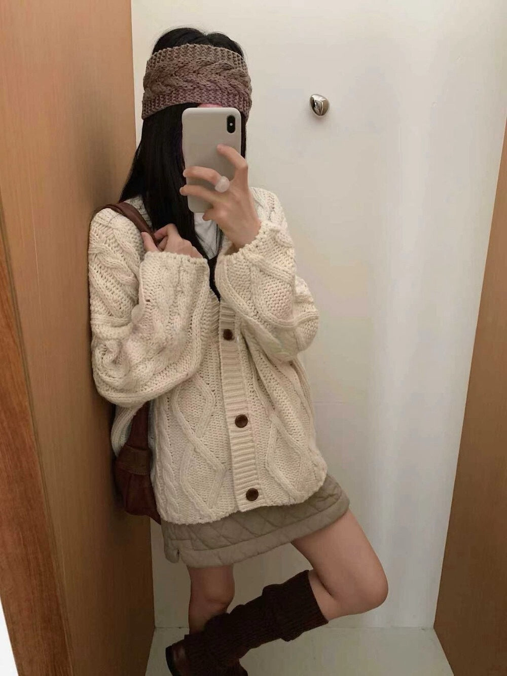 // 復古感V領重工麻花中長CD