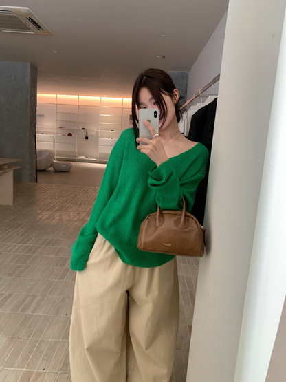 // 柔軟親膚馬海毛11色v領NT