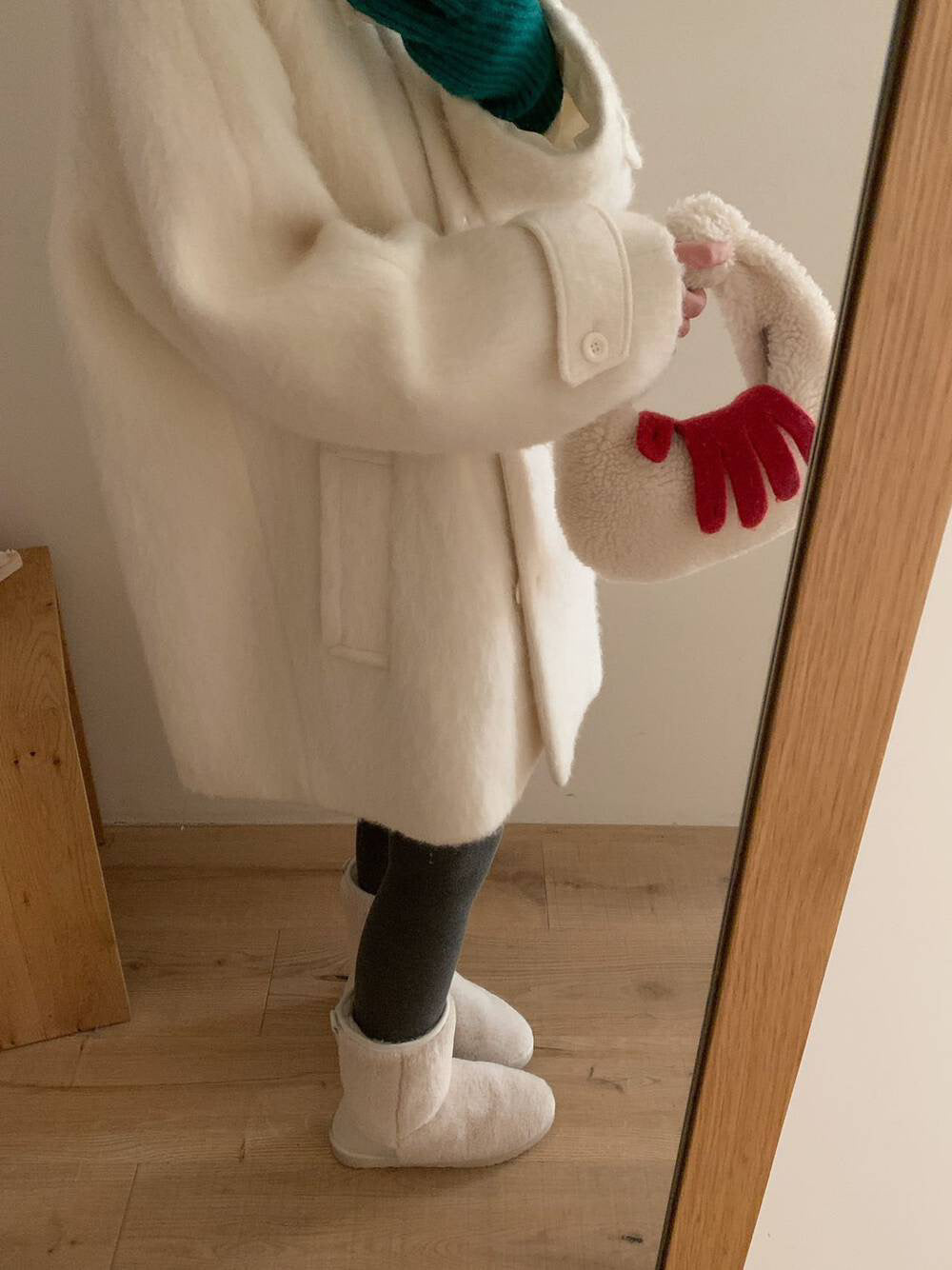 // 法式復古感35%羊毛翻領中長外套