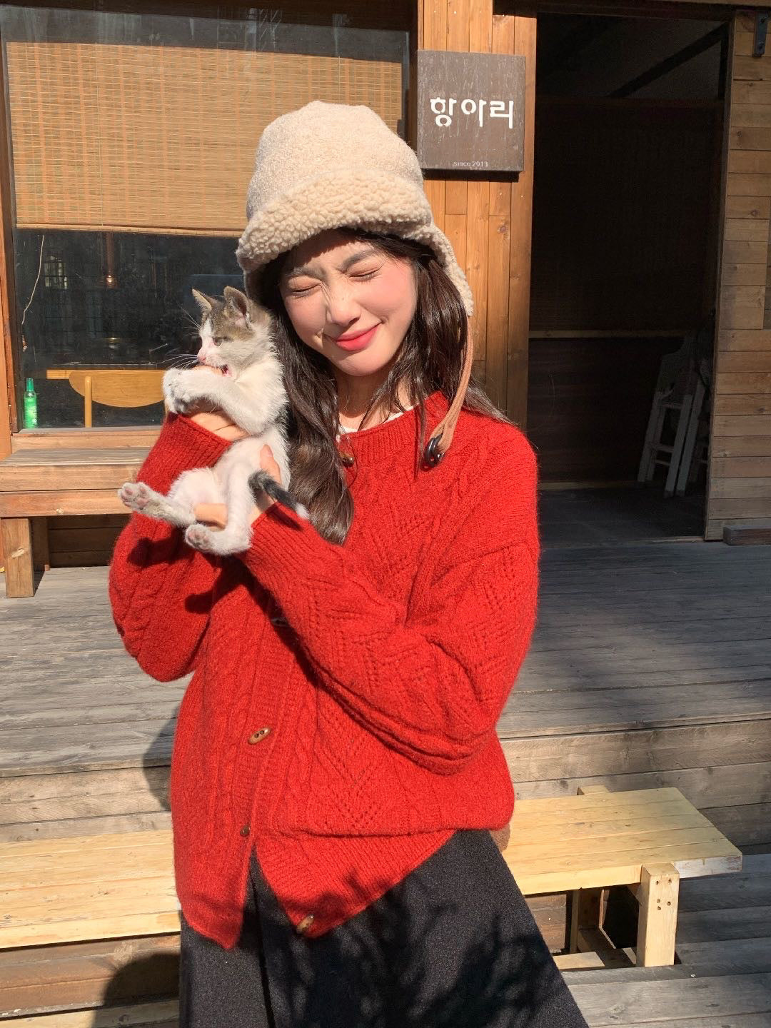 // 復古軟糯牛角鈕麻花CD