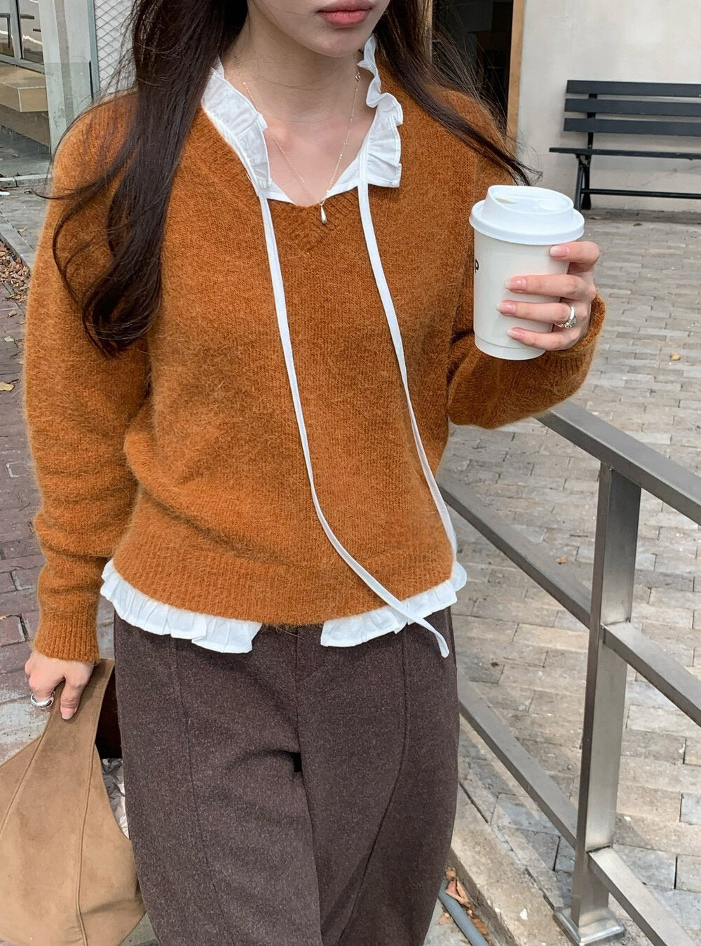 // 拼接花邊綁帶領假兩件毛衣