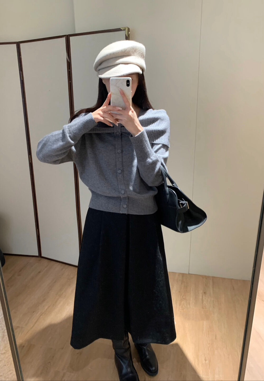 // 57%wool蝴蝶結一字領排扣NT