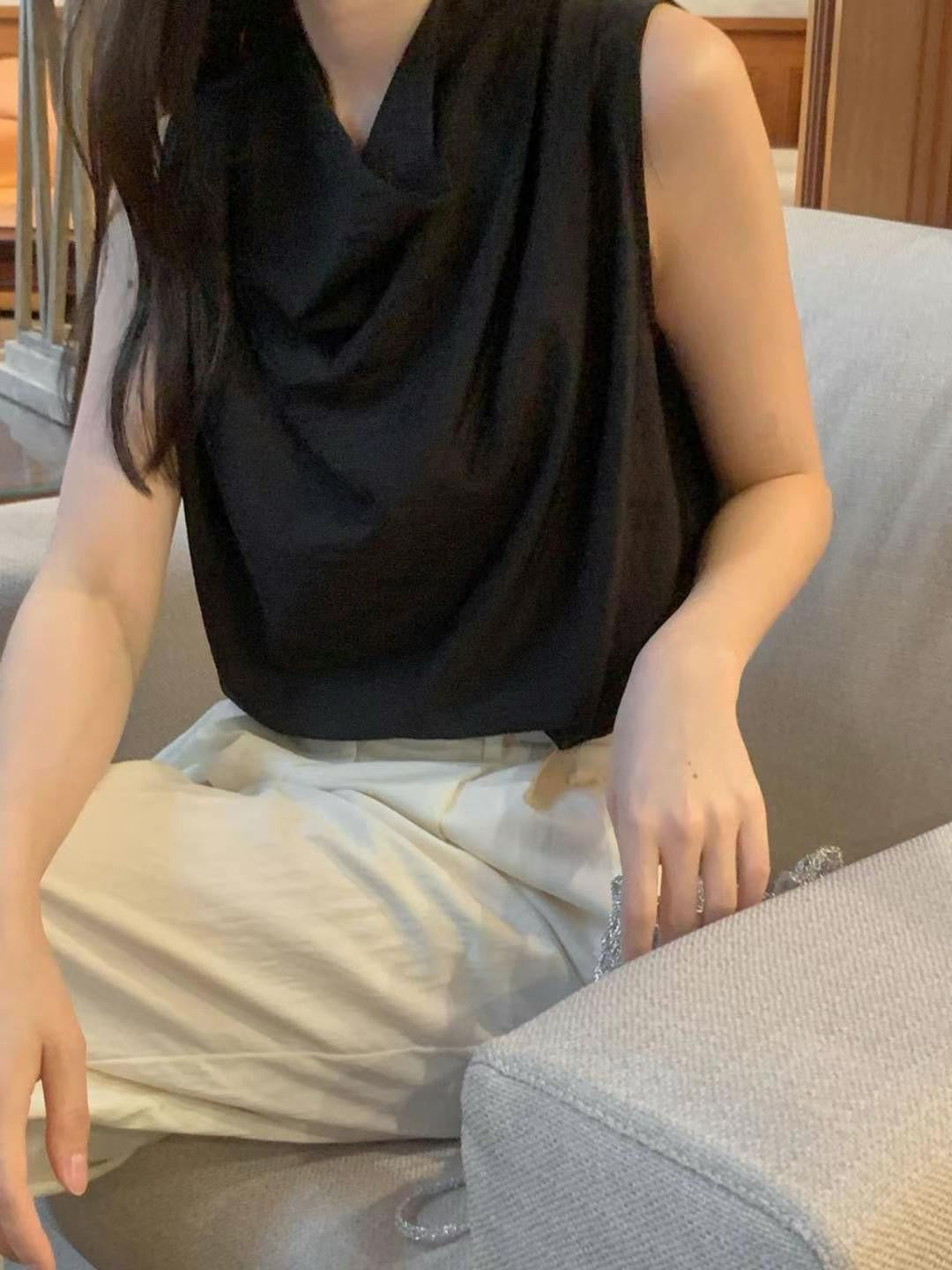 // 垂垂領口silky連腰帶背心