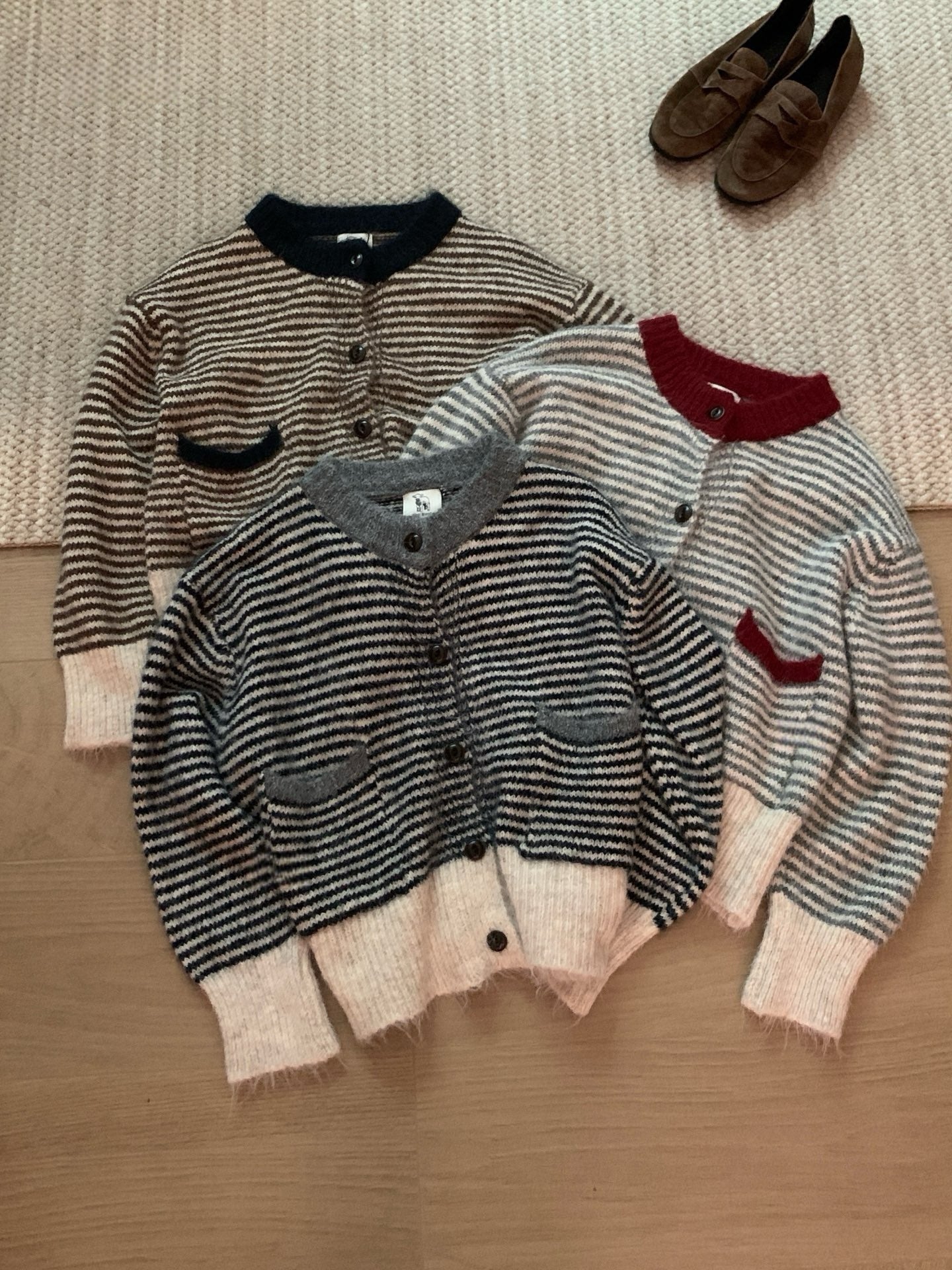 (部分現貨) // 溫柔毛絨感撞色衣擺間條CD