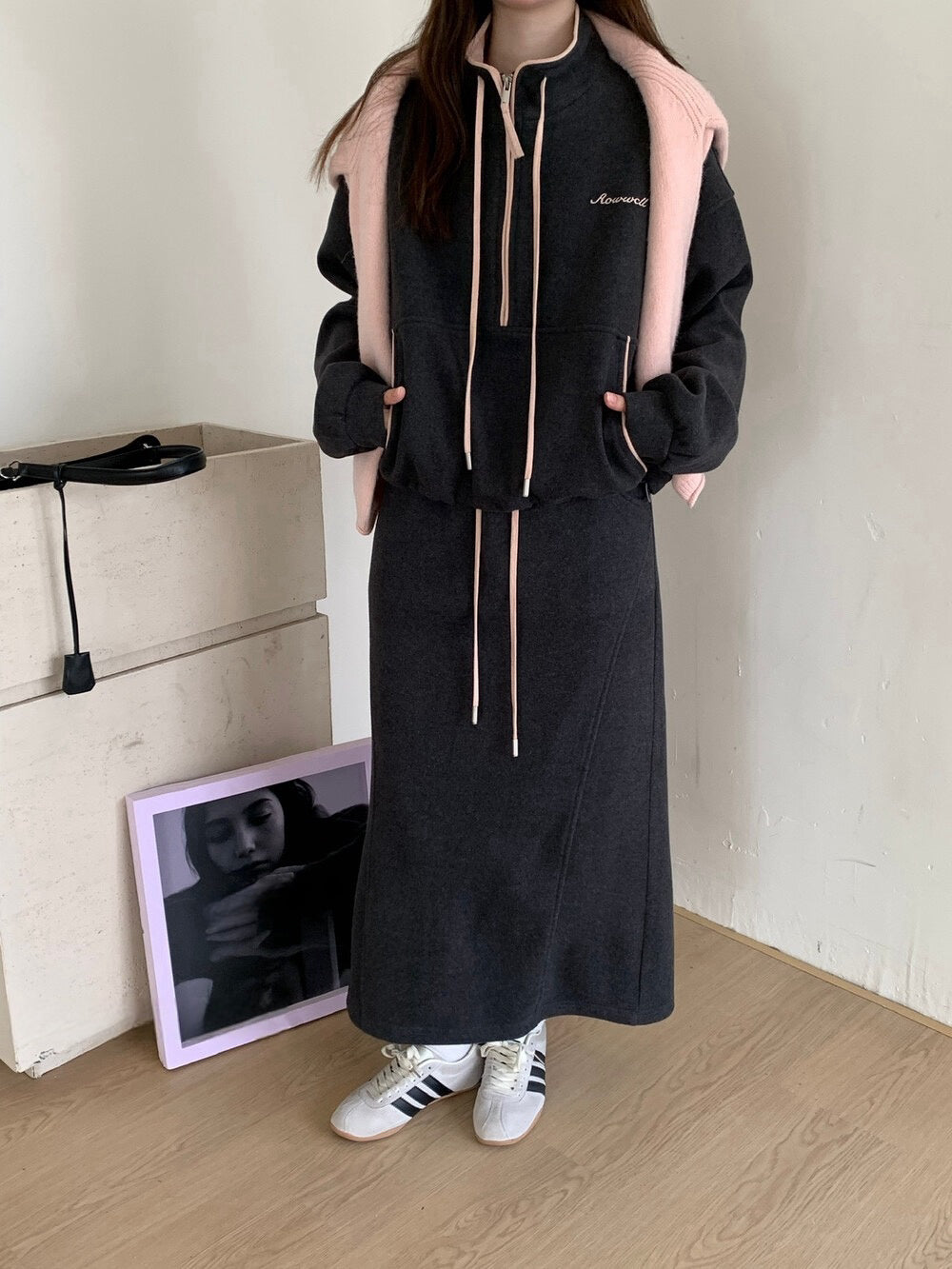 // 撞色邊小刺繡半拉鍊衛衣+半身裙套裝