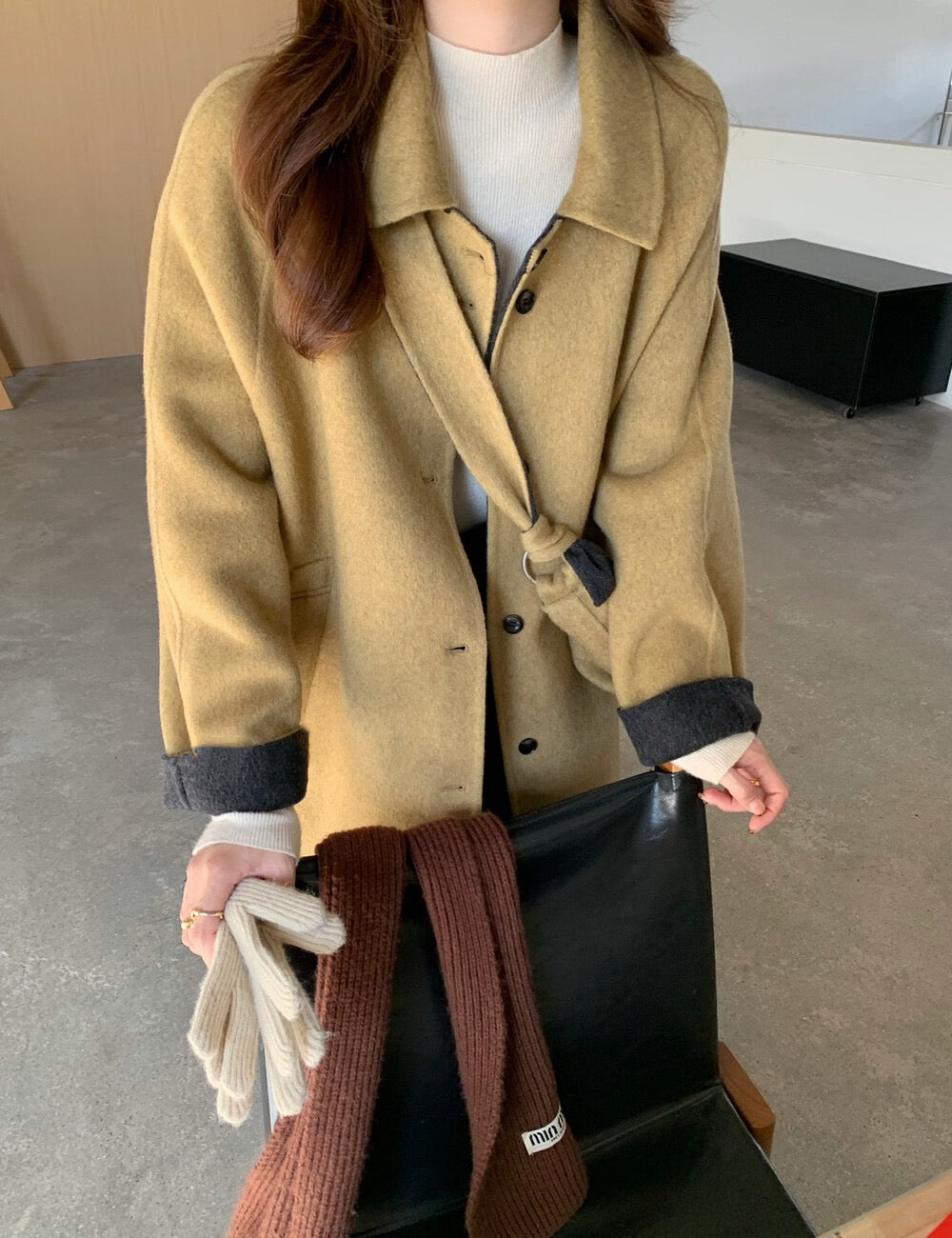 // 100%羊毛簡約翻領長款手工外套(連斜背包)