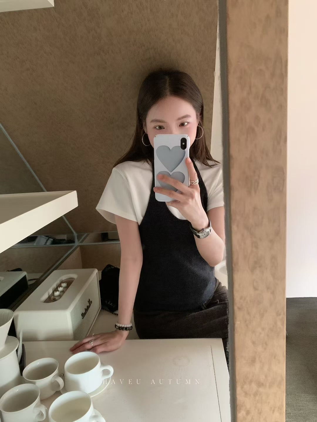 // 造型感全羊毛軟軟掛頸小背心