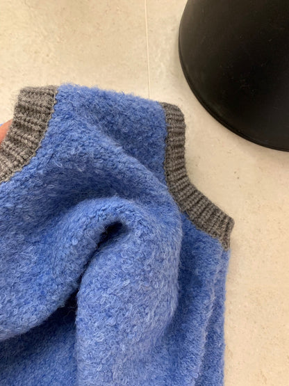 // 圈圈毛撞色邊針織背心