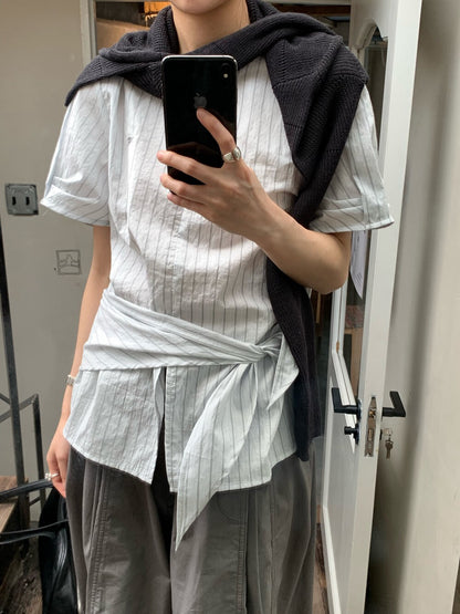 // 簡約風壓褶袖口間條開叉BL(連披肩)