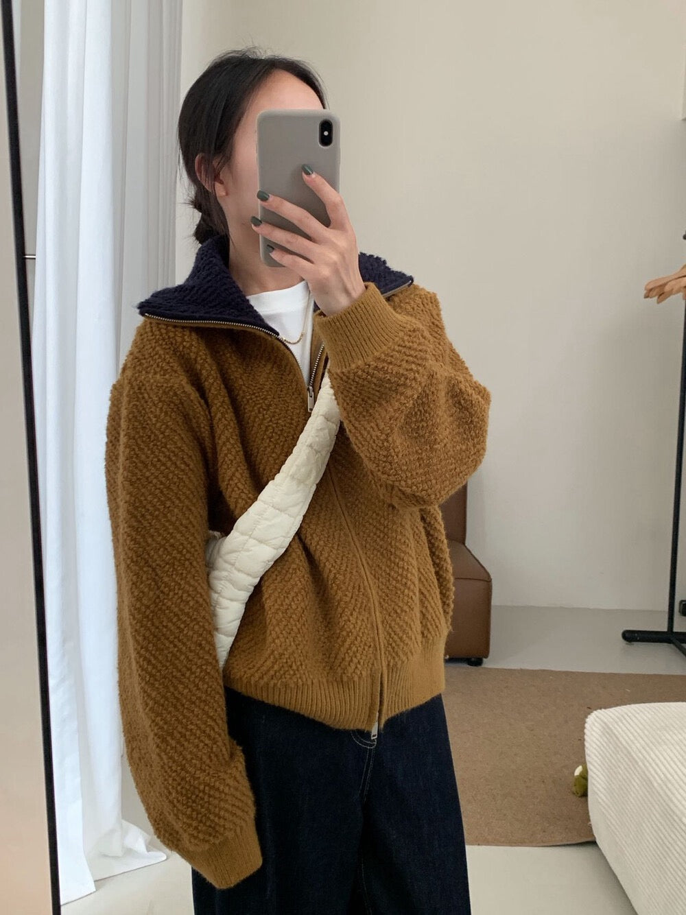 // 撞色翻領圈圈毛感拉鍊CD