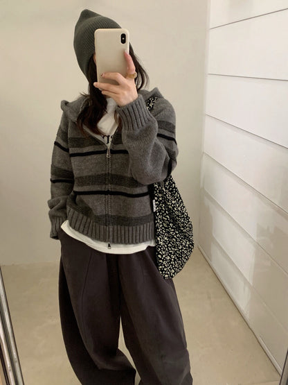 // 復古撞色間條連帽針織CD