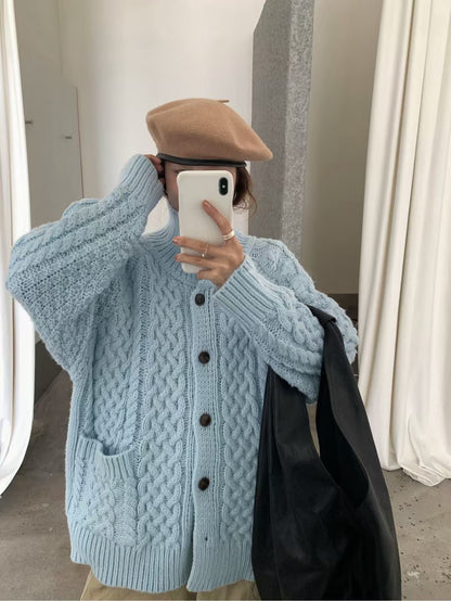 // 超重工麻花粗棒針立領CD