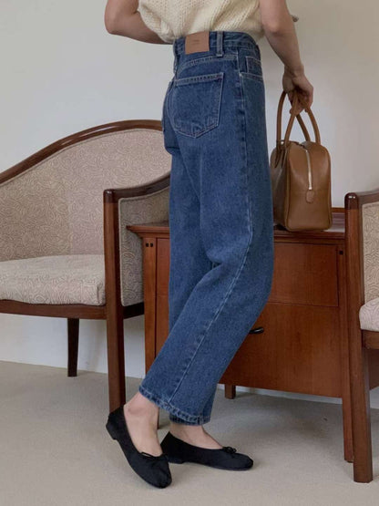 // 經典洗水九分直筒牛仔褲