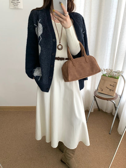 // 6%羊毛復古心心菱格V領CD