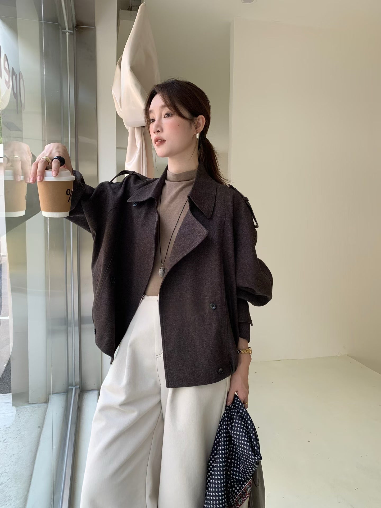 // 經典雙排扣短款外套(連絲巾)