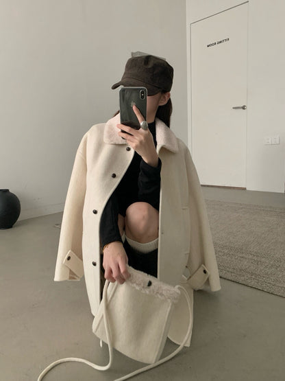 // 100%羊毛拼毛毛領中長手工外套(連袋仔)