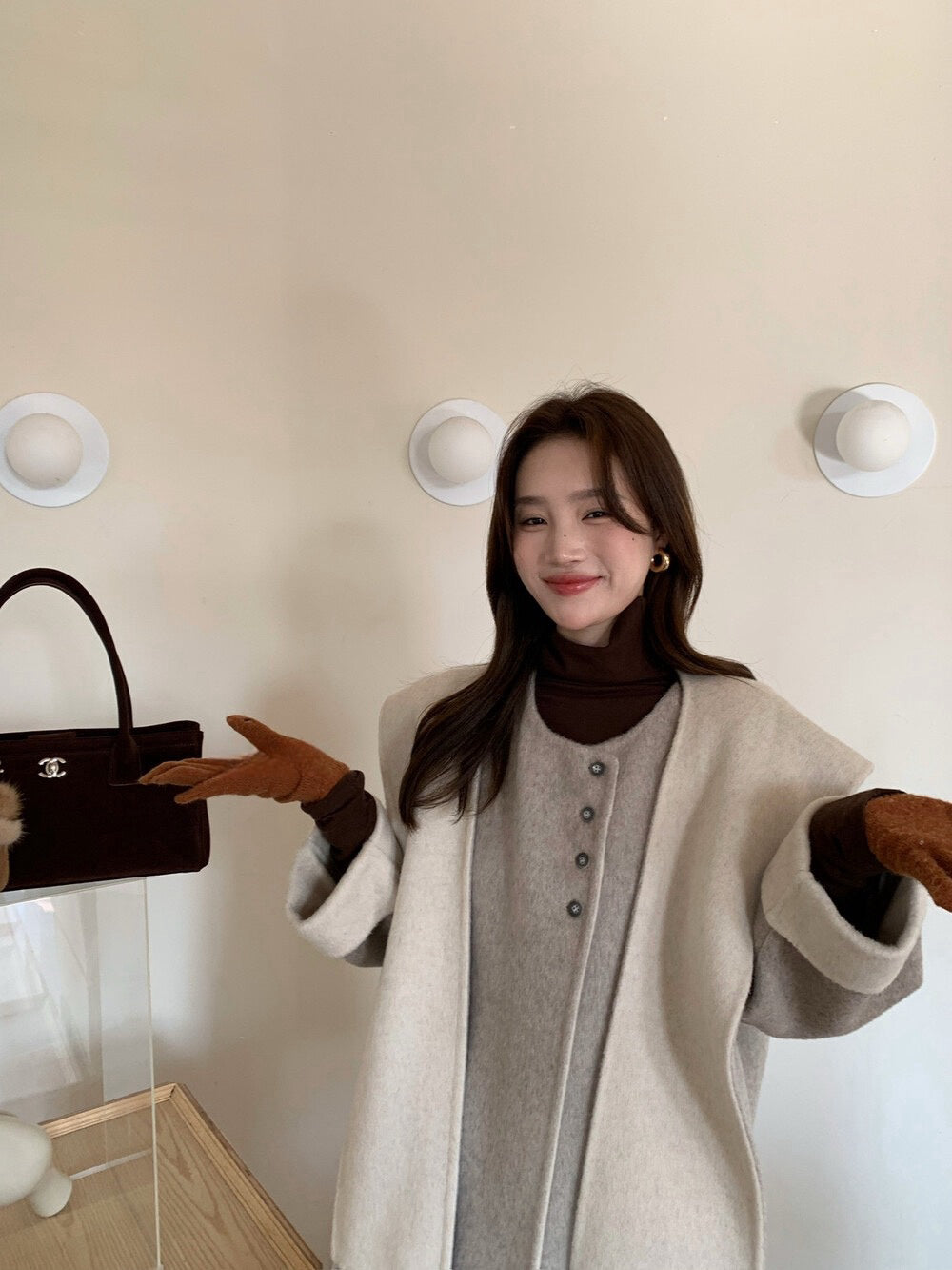 // 100%羊毛簡約高級感三粒鈕中長手工外套(連連帽頸巾)