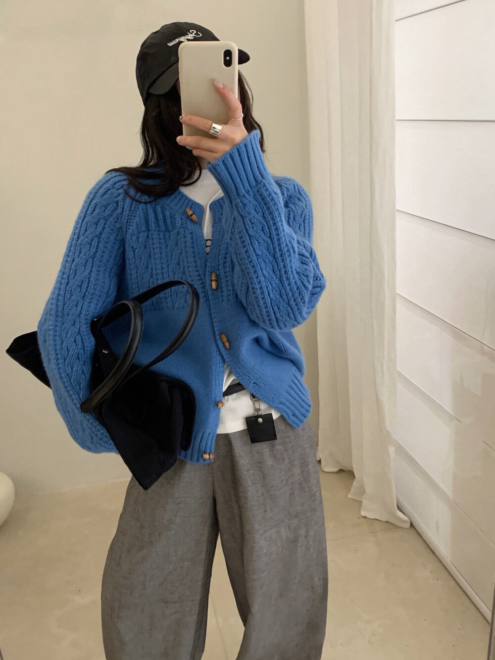 // 復古木鈕半麻花圓領CD