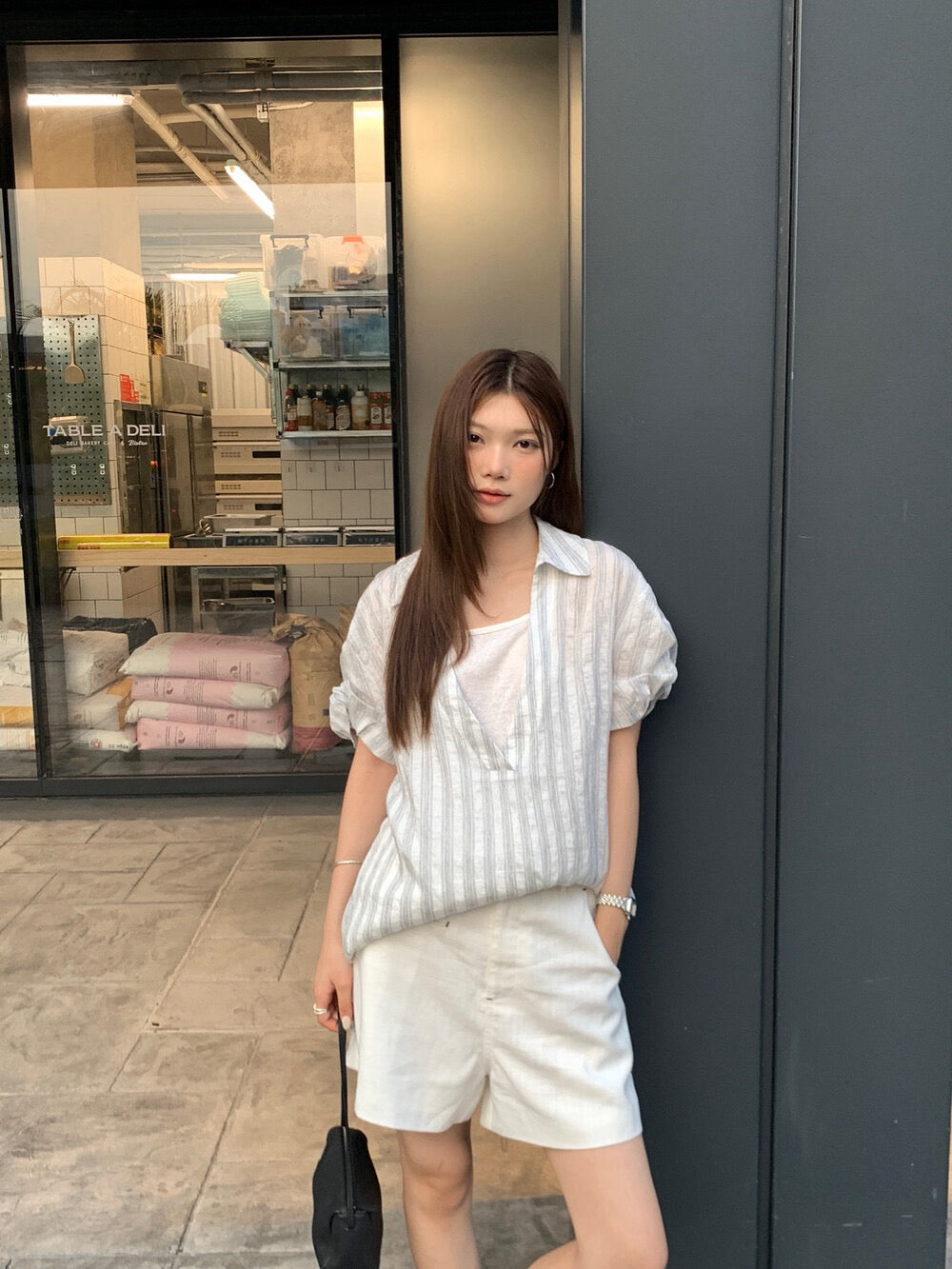 B54 / 天絲間條小V翻領假兩件BL