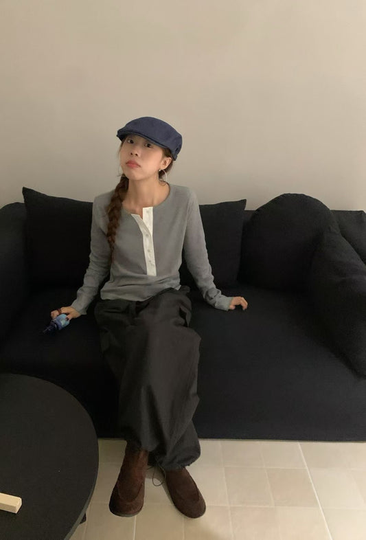 // 小設計半鈕扣基礎款TEE