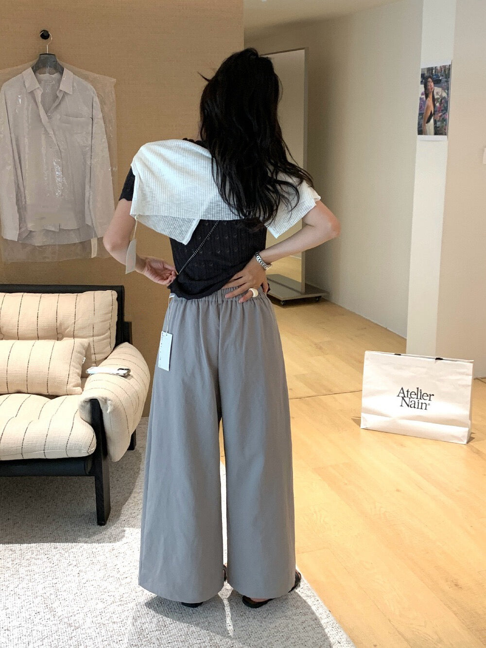 // 肌理感壓褶直腳休閒褲