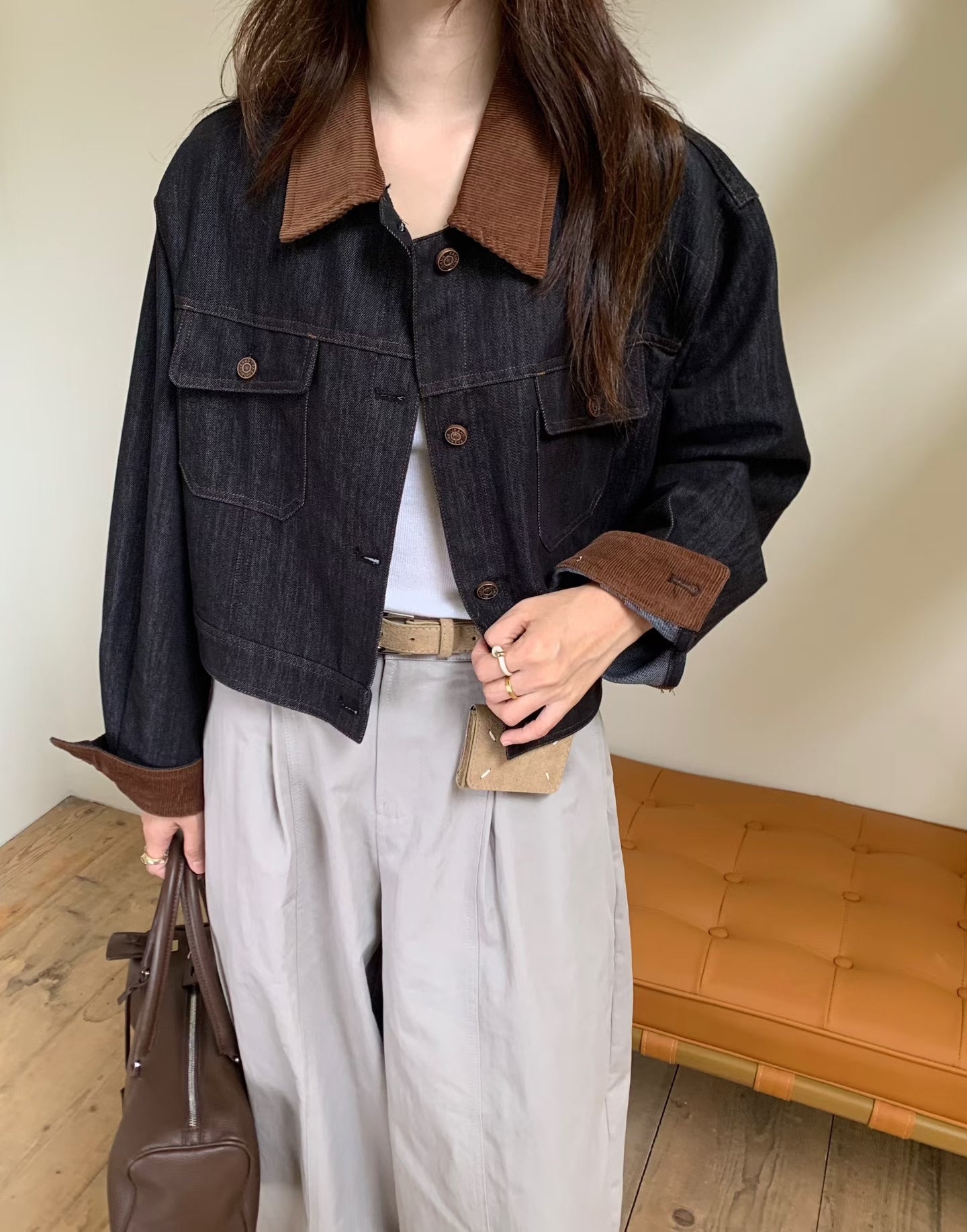 // 復古撞色燈芯絨領短款牛仔外套