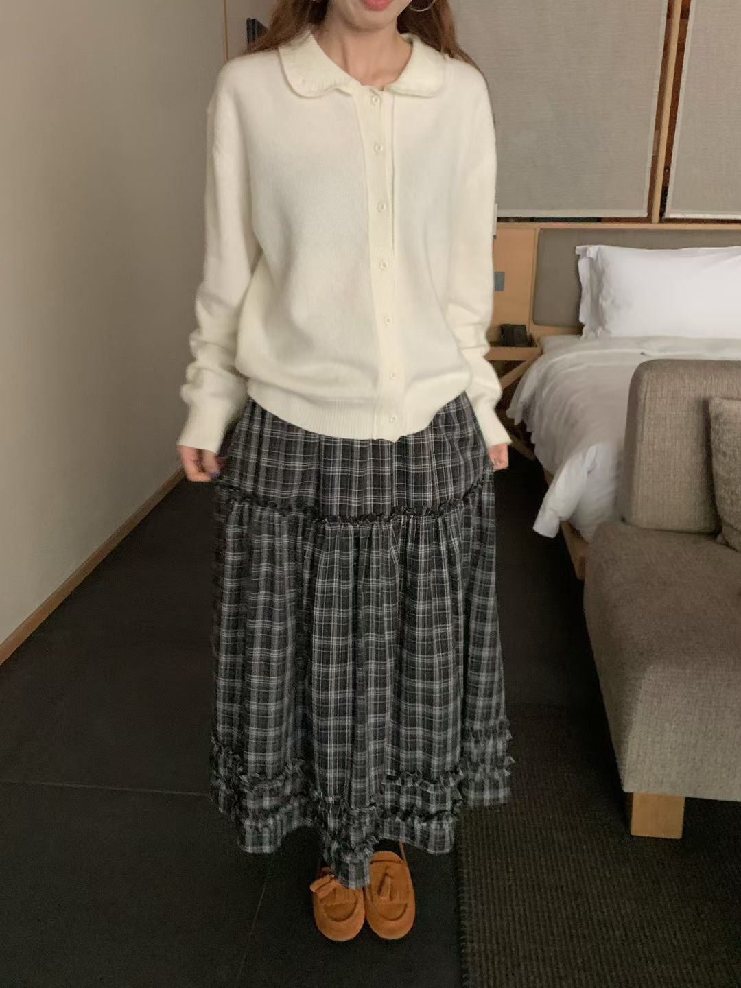 // 全羊毛精緻鈎花圓翻領NT