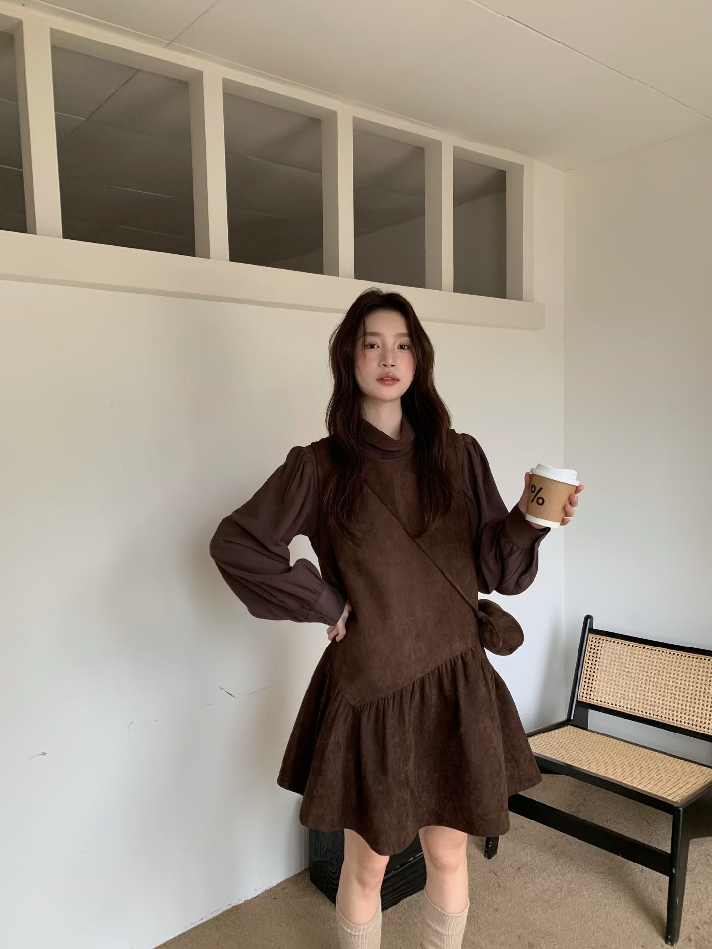 // 壓褶翻領silky BL+麂皮絨荷葉腳背心OPS套裝(連袋仔)