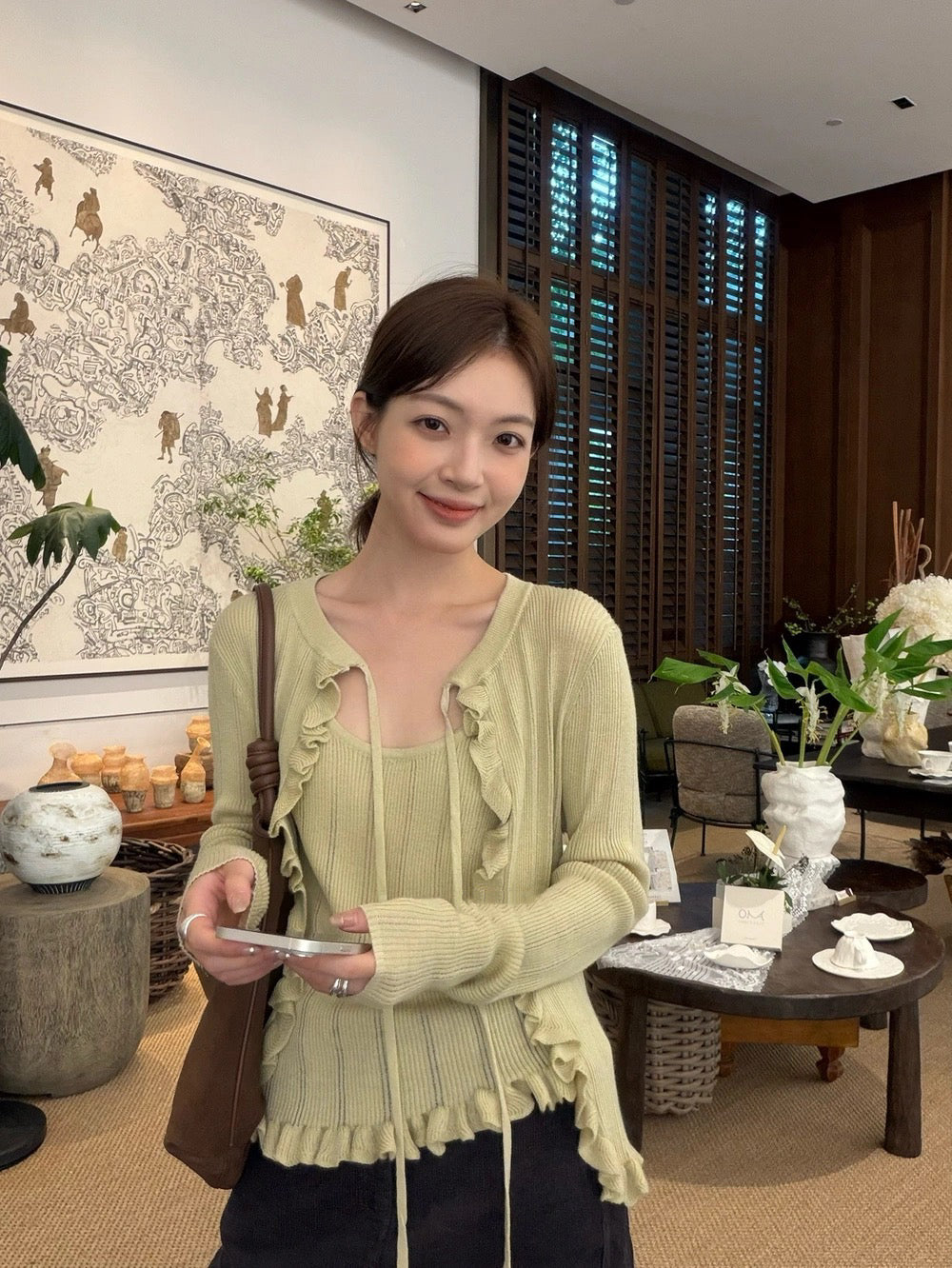 T04 / 溫柔花邊綁帶外套+吊帶兩件套