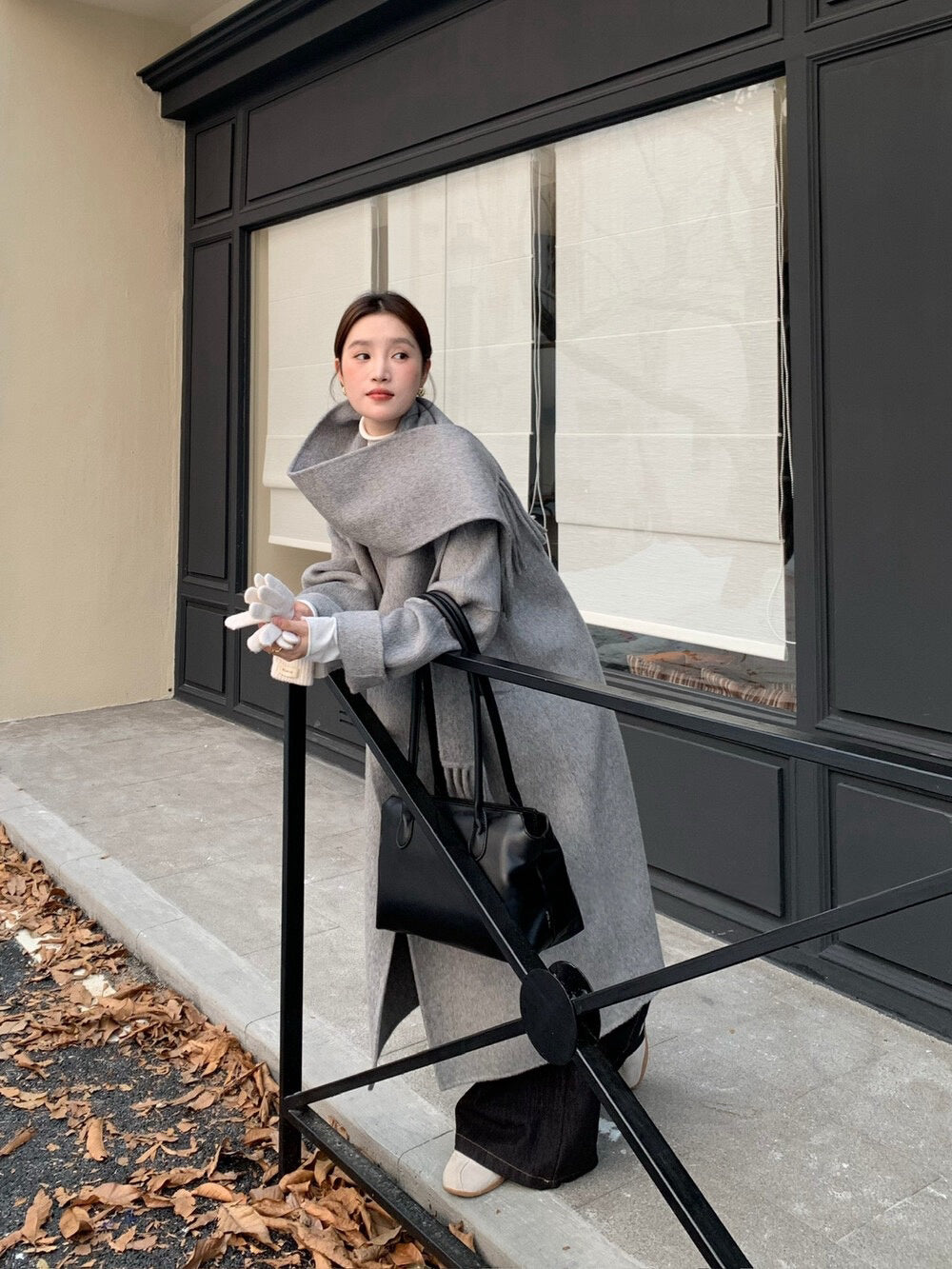 // 100%wool簡約圓領手工雙面長外套(連頸巾)