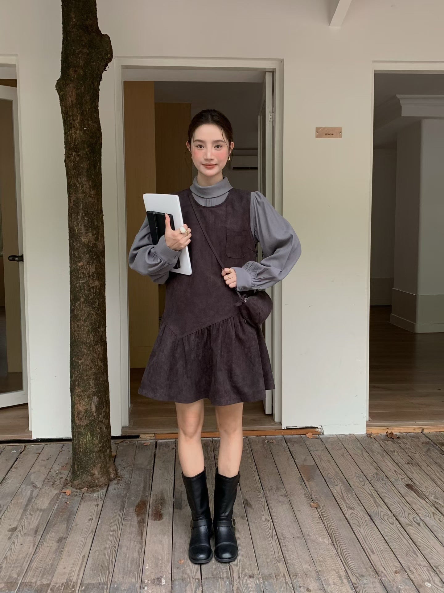 // 壓褶翻領silky BL+麂皮絨荷葉腳背心OPS套裝(連袋仔)