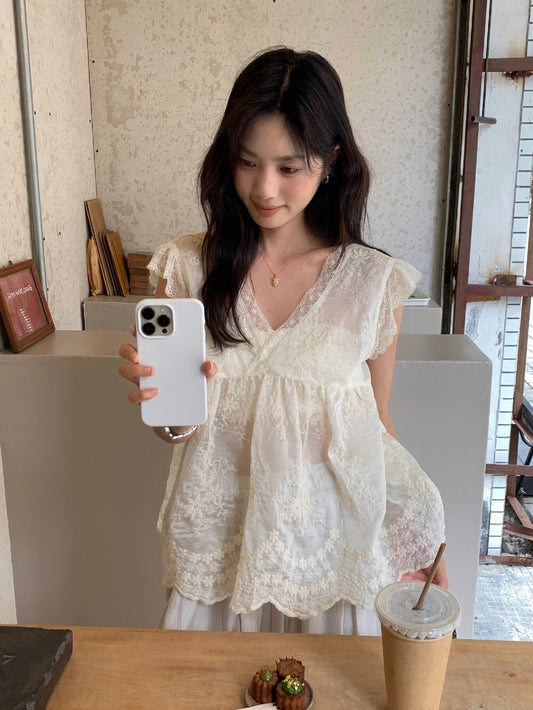 B65 / 精緻全lace V領飛飛袖BL