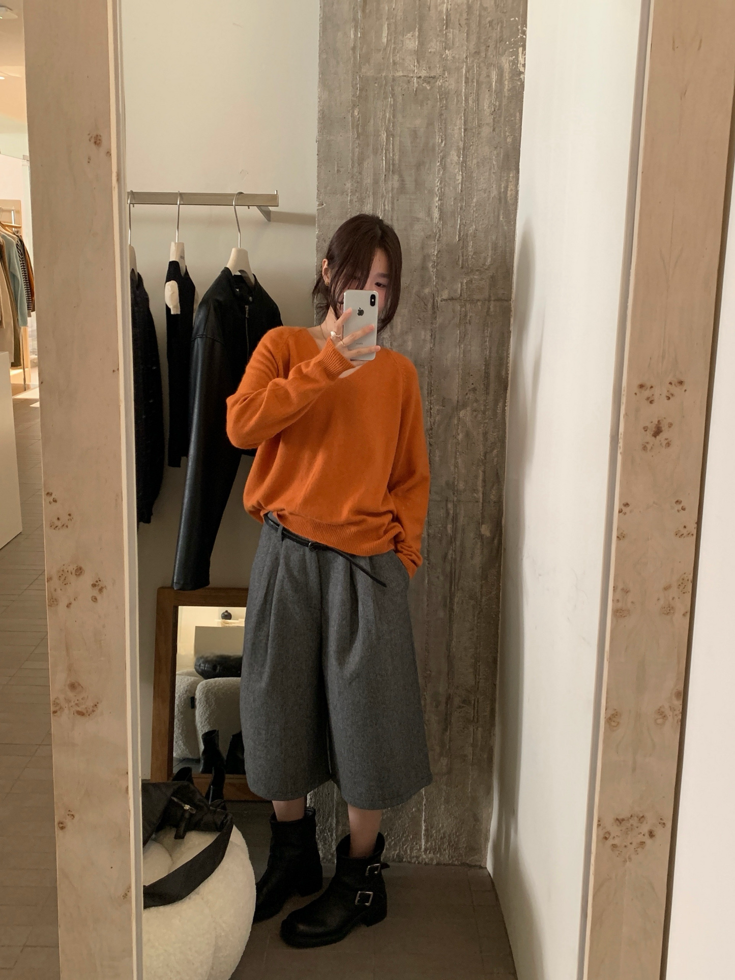 // 超高質raccoon V領毛衣