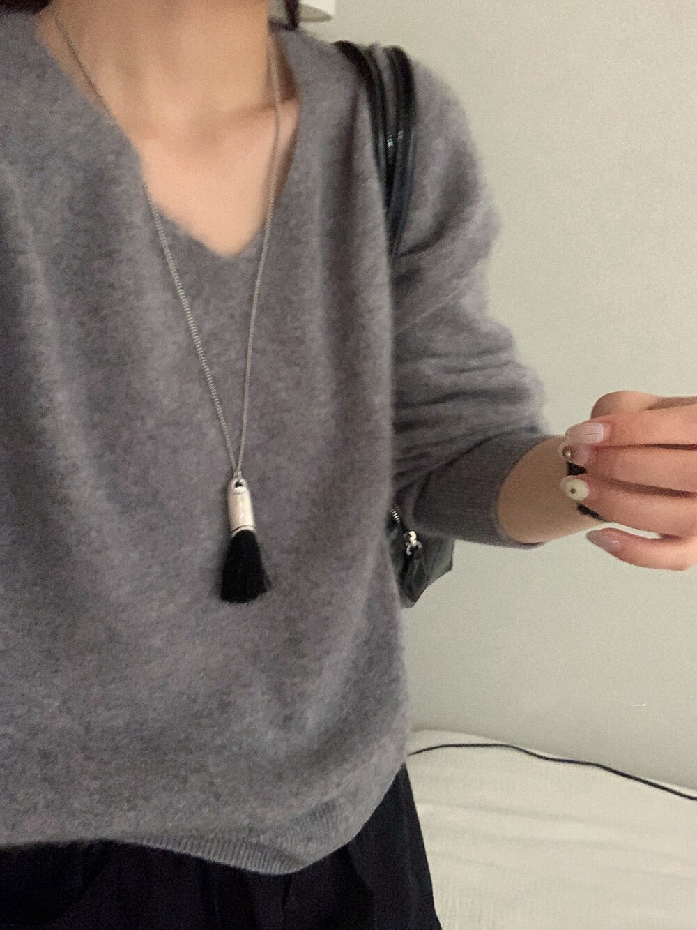 // 15色親膚羊毛拉絨工藝高級感V領NT